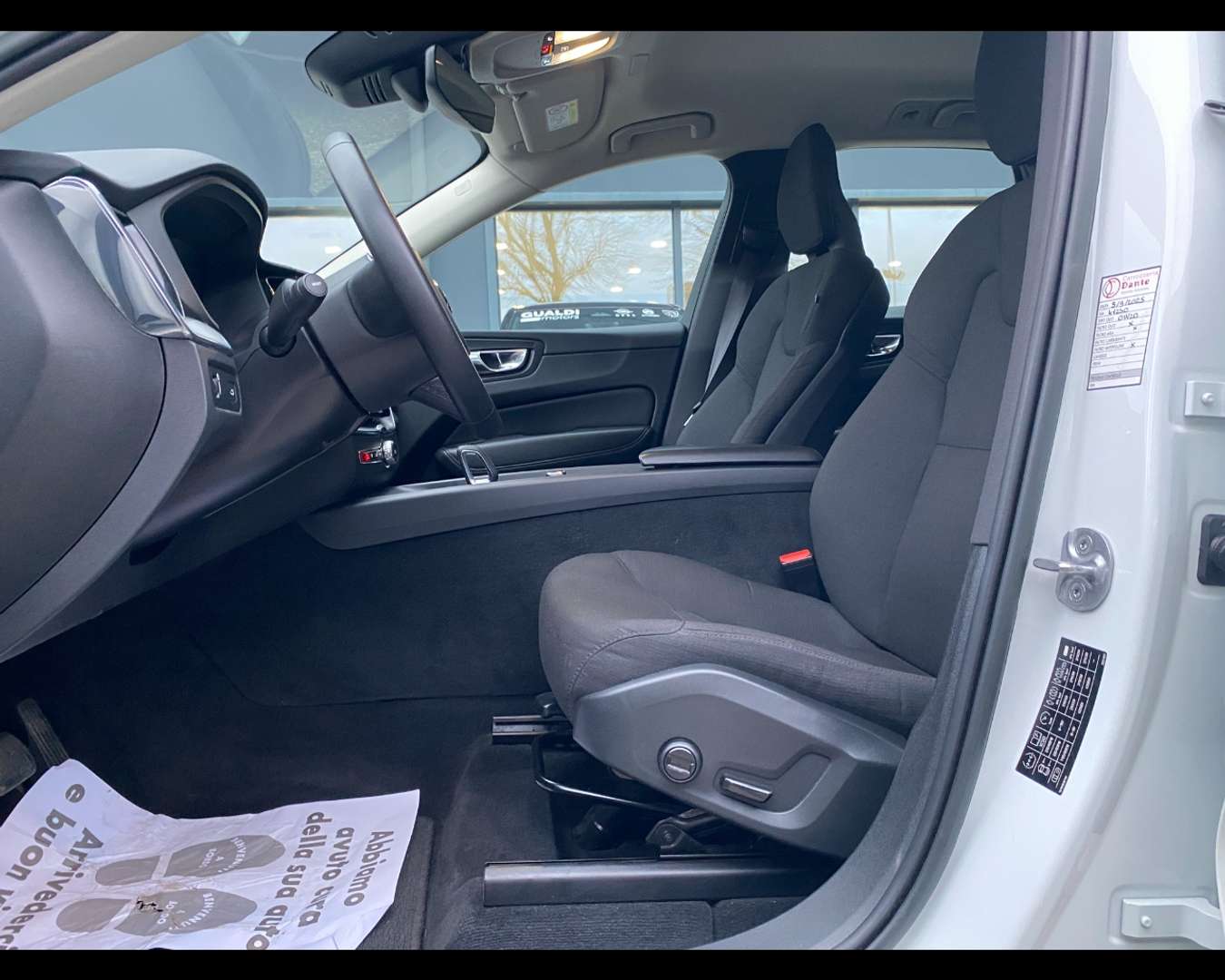 Volvo XC60 Momentum B4 - 2022 - Joinsteer - #4