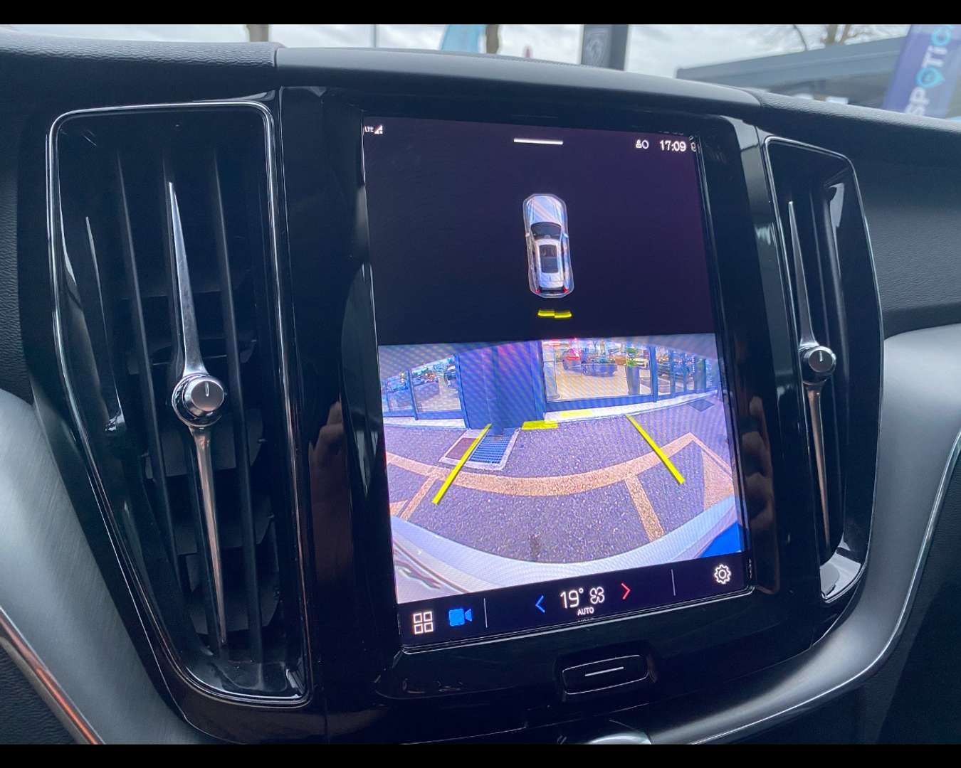 Volvo XC60 Momentum B4 - 2022 - Joinsteer - #7