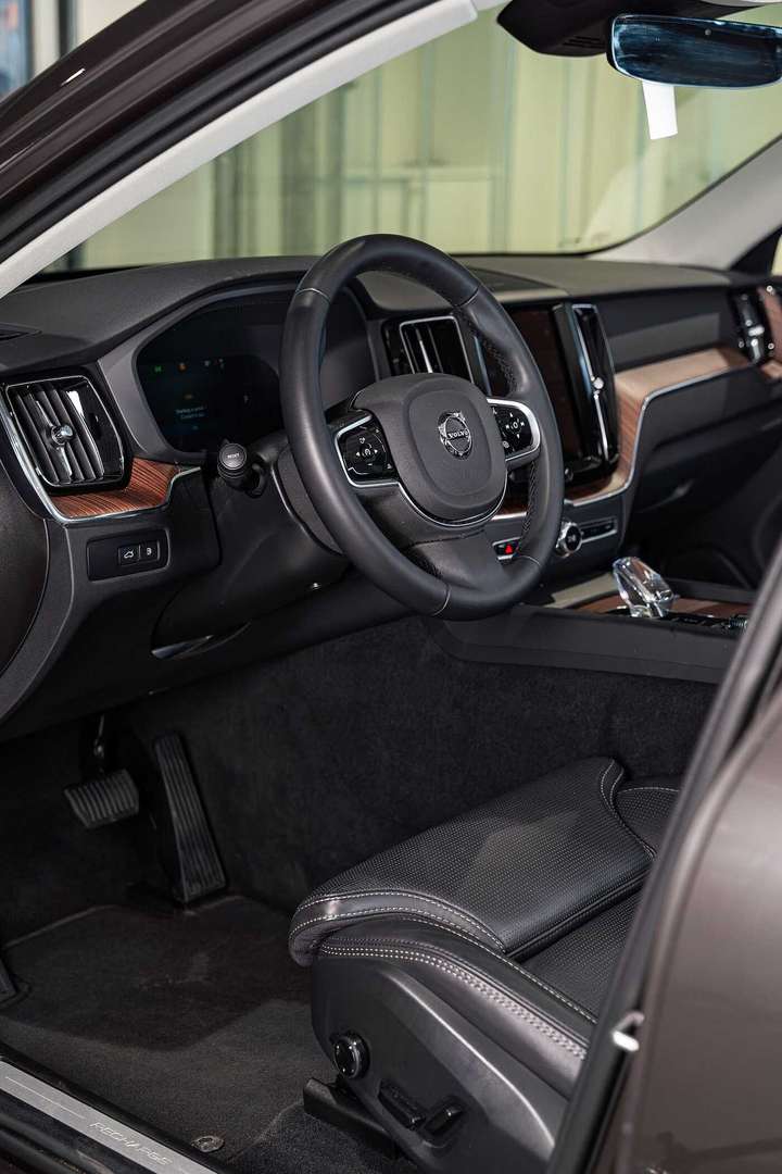 Volvo XC60 Plus T6 AWD Plug-in Hybrid - 2024 - Joinsteer - #11
