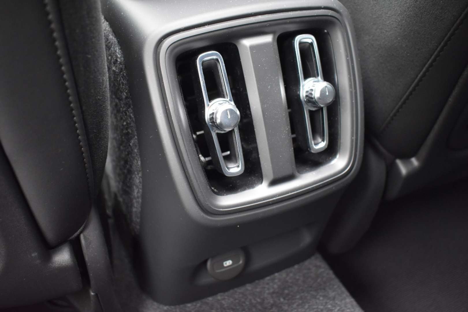 Volvo EX40 Extended Range - 2025 - Joinsteer - #14