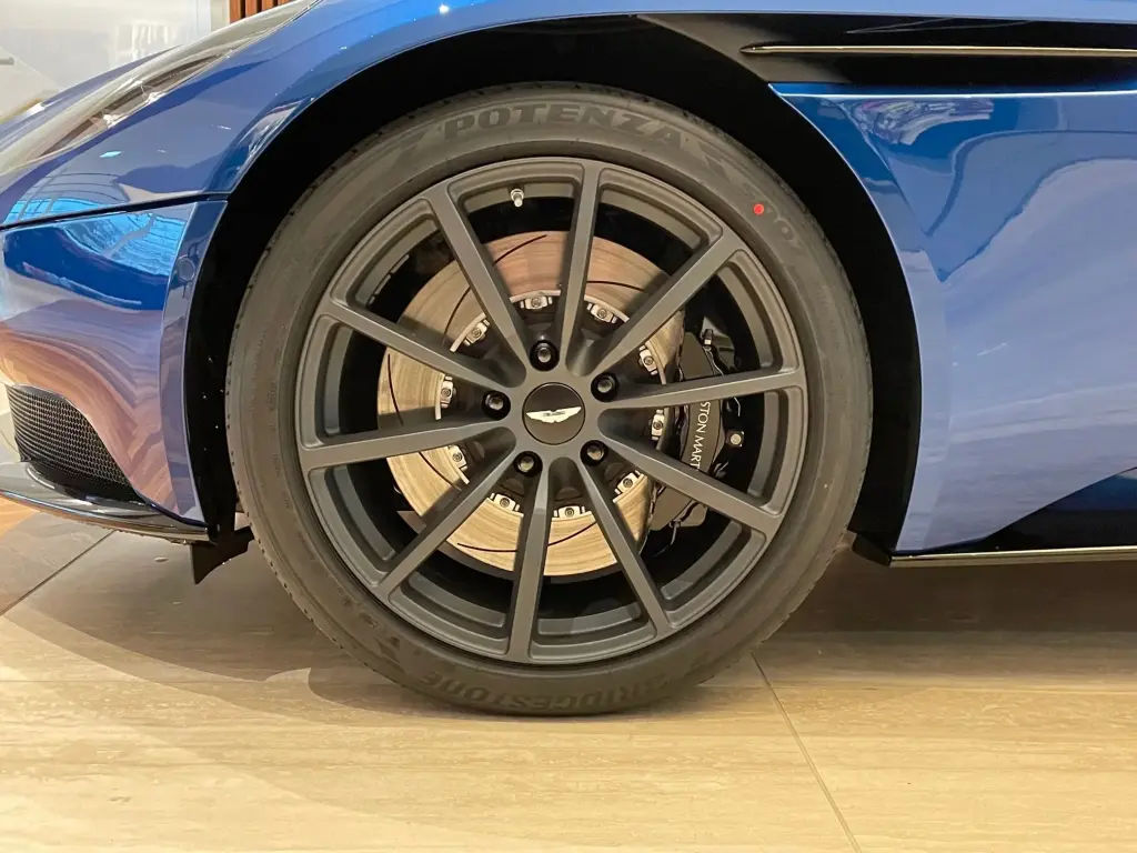 Aston Martin DB11 V8 Coupe 4.0 - 2022 - Joinsteer - #4