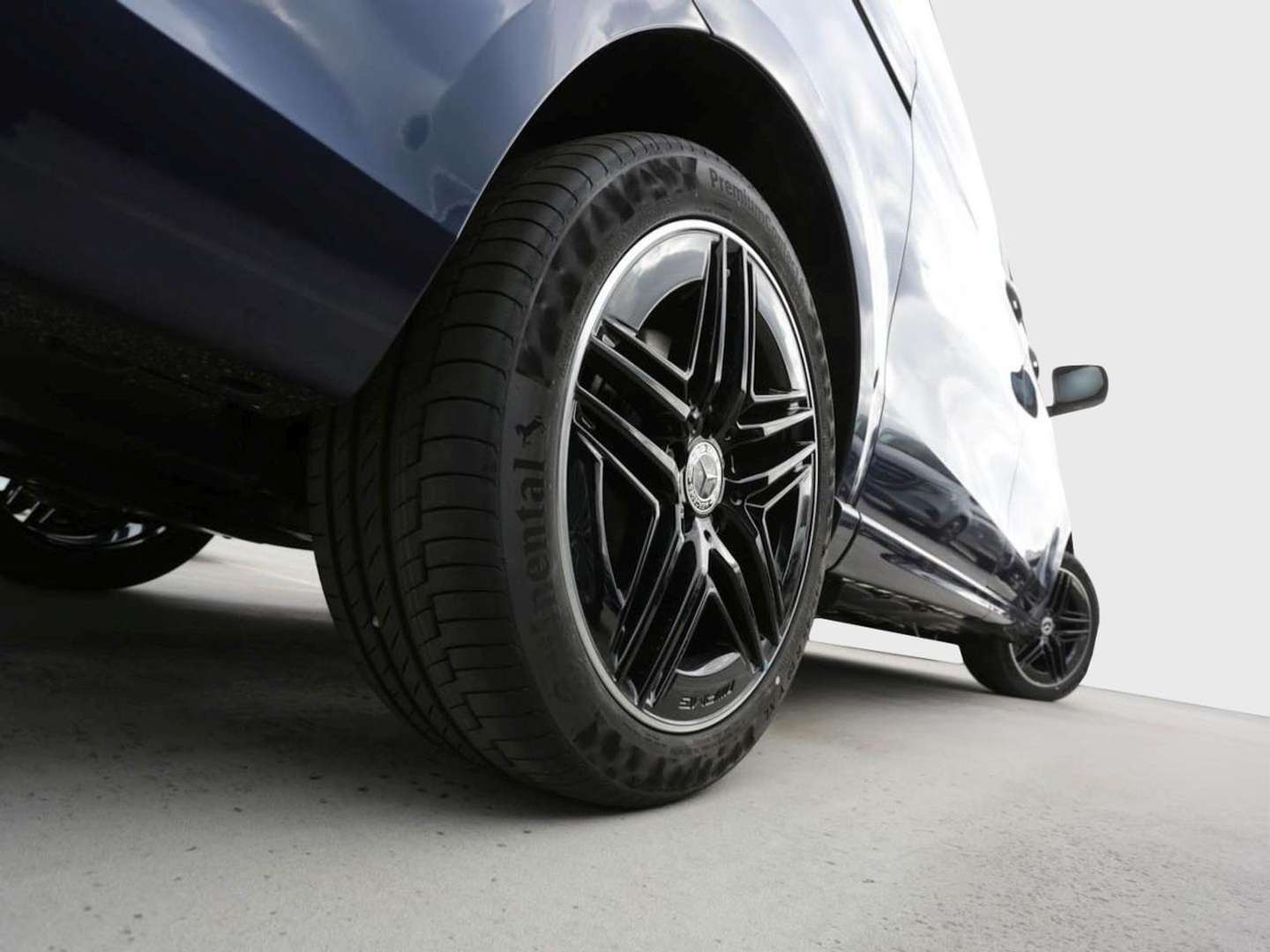 Mercedes V-Class AVANTGARDE V 300 D - 2025 - Joinsteer - #5