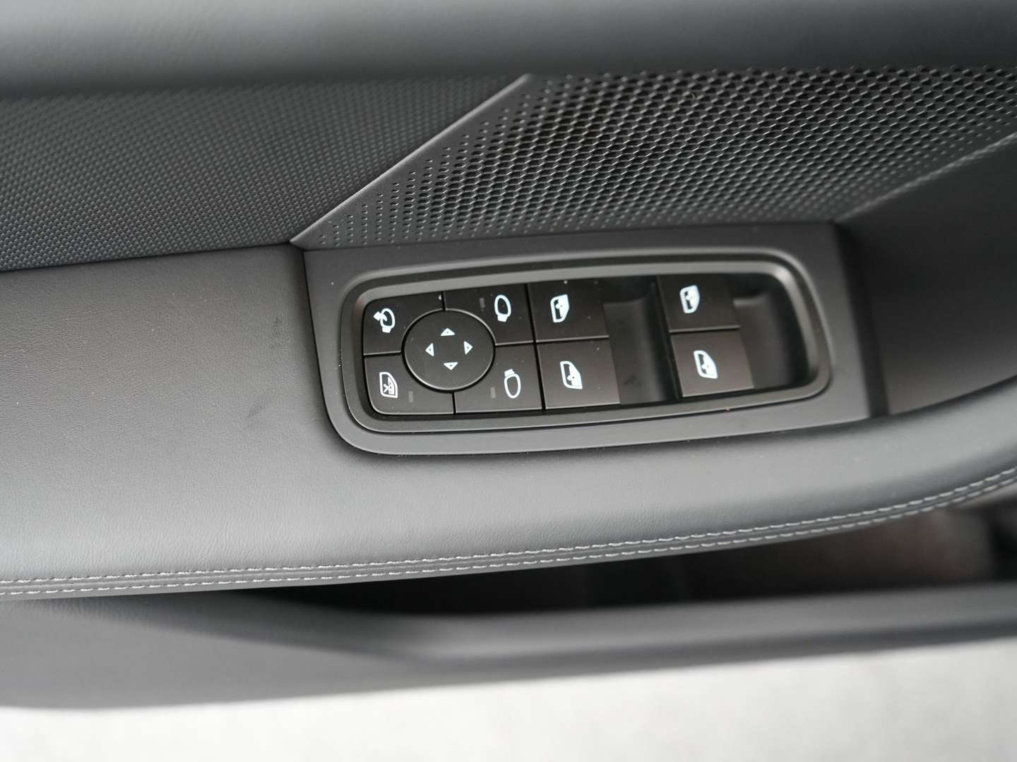 Porsche Taycan 4 - 2025 - Joinsteer - #14