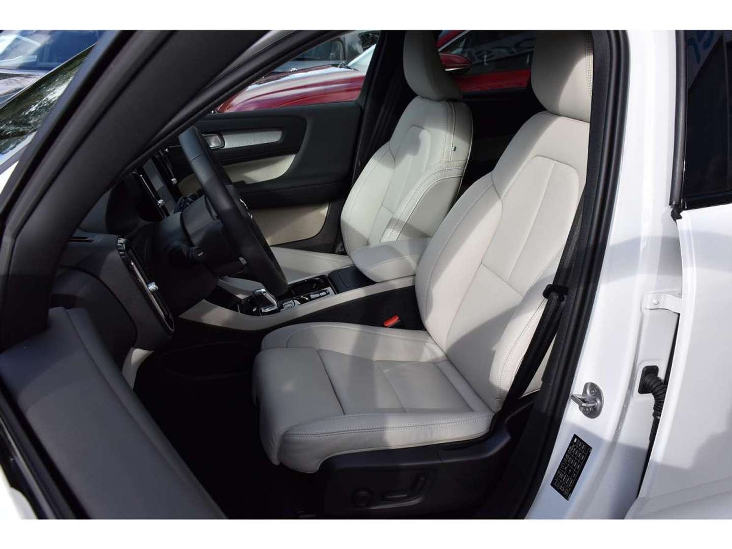 Volvo XC40 Plus B3 MHEV - 2024 - Joinsteer - #6