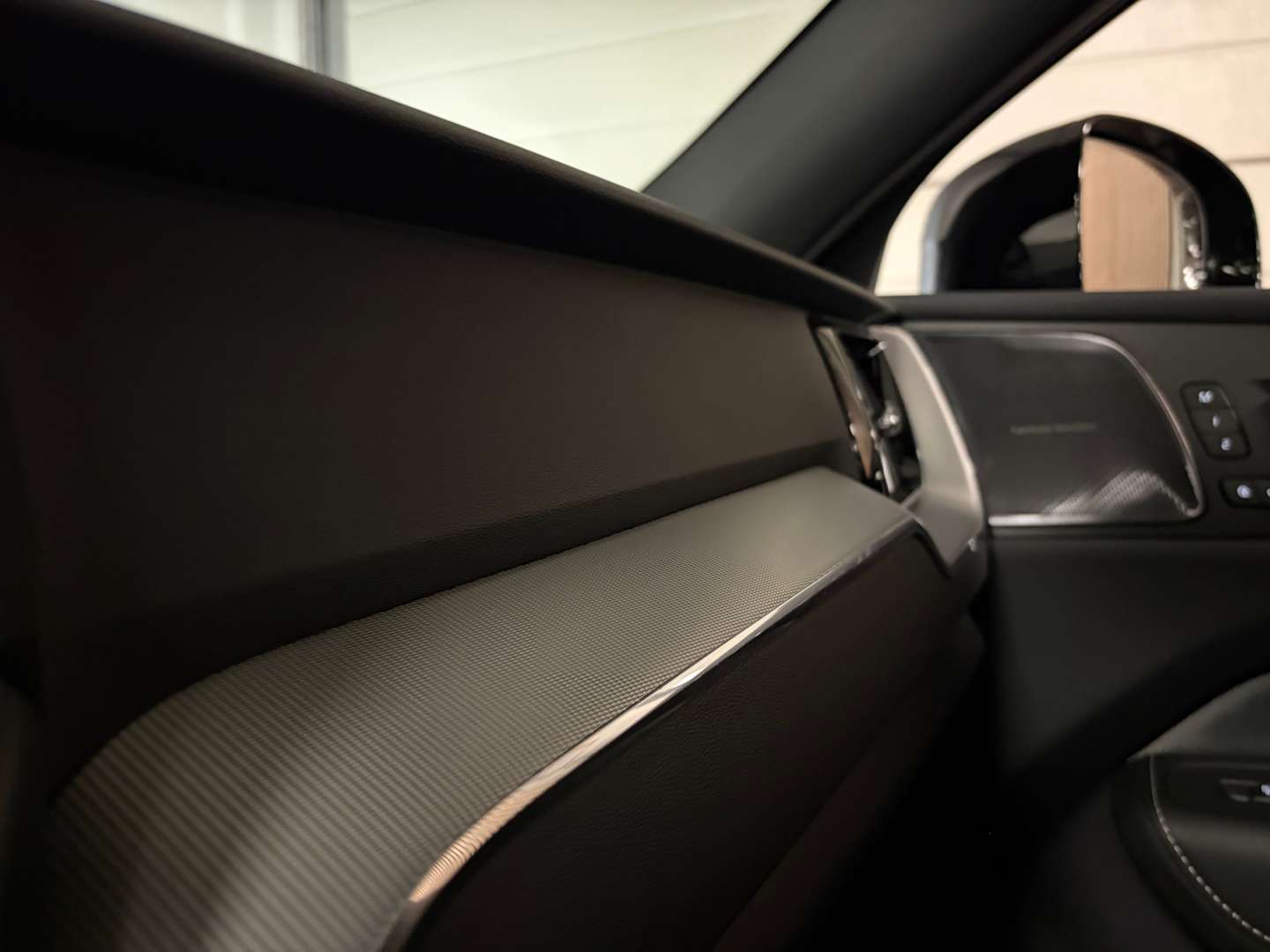 Volvo XC60 Plus Black Edition T6 AWD Recharge - 2024 - Joinsteer - #37