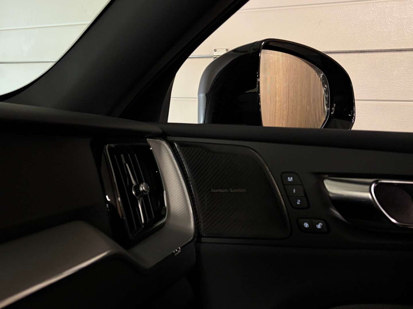 Volvo XC60 Plus Black Edition T6 AWD Recharge - 2024 - Joinsteer - #38