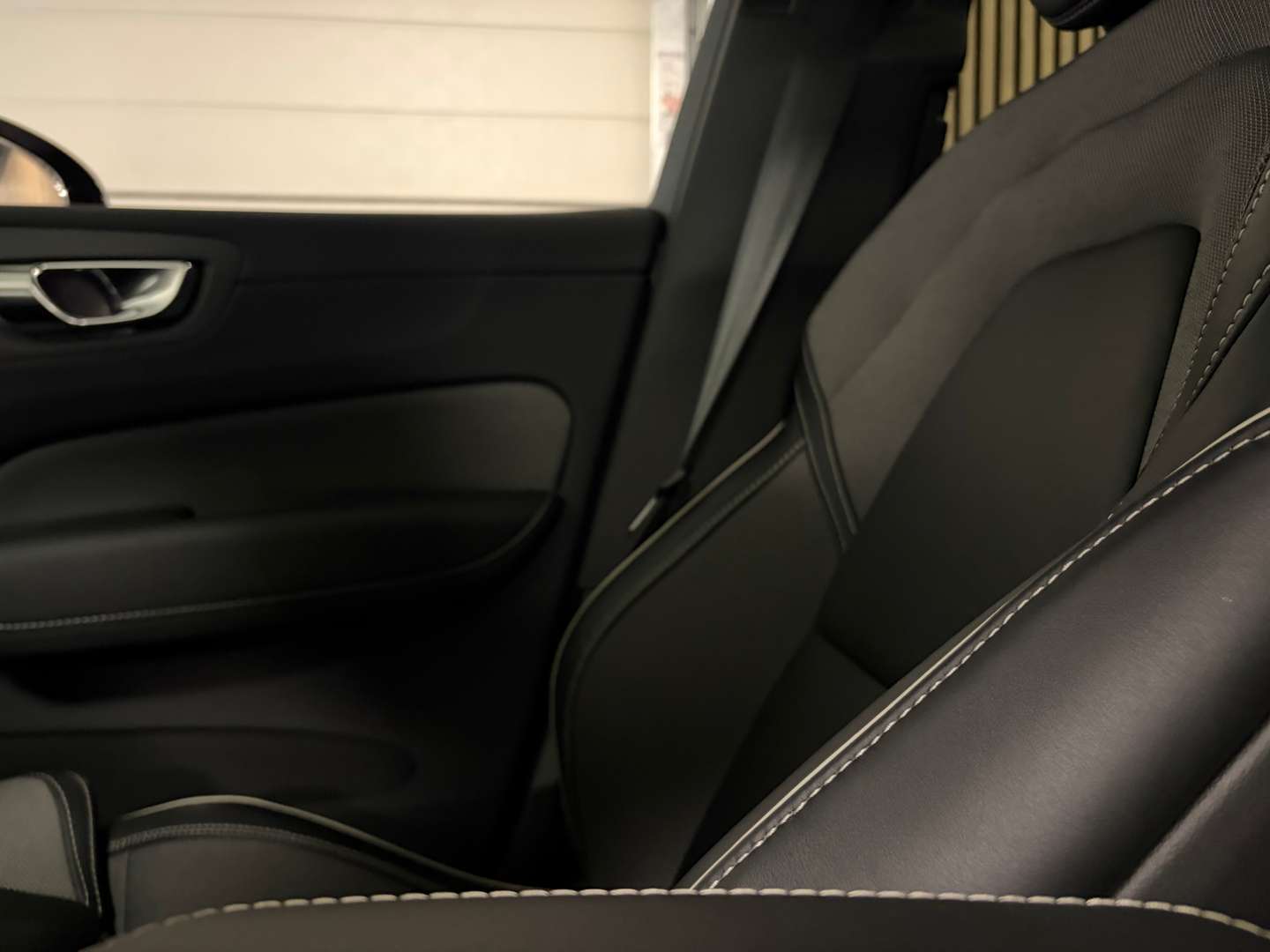 Volvo XC60 Plus Black Edition T6 AWD Recharge - 2024 - Joinsteer - #42