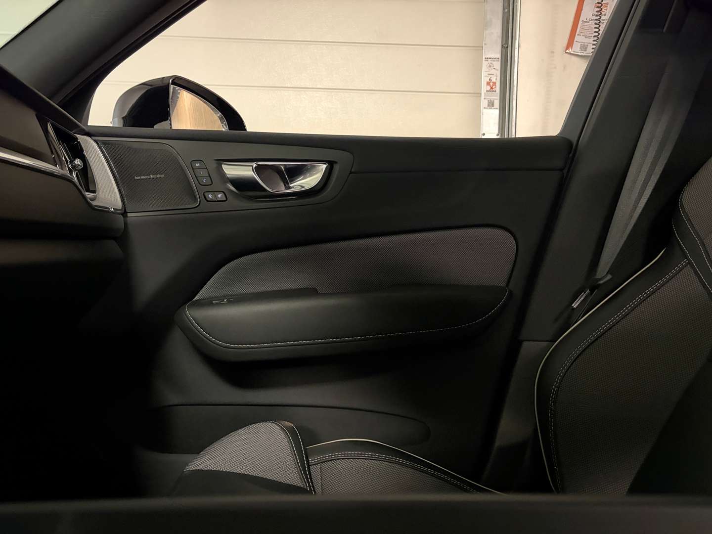 Volvo XC60 Plus Black Edition T6 AWD Recharge - 2024 - Joinsteer - #43