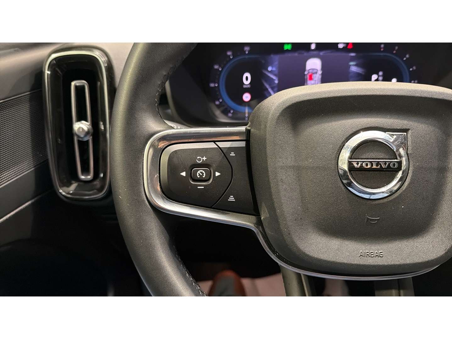 Volvo XC40 Core B3 - 2024 - Joinsteer - #18