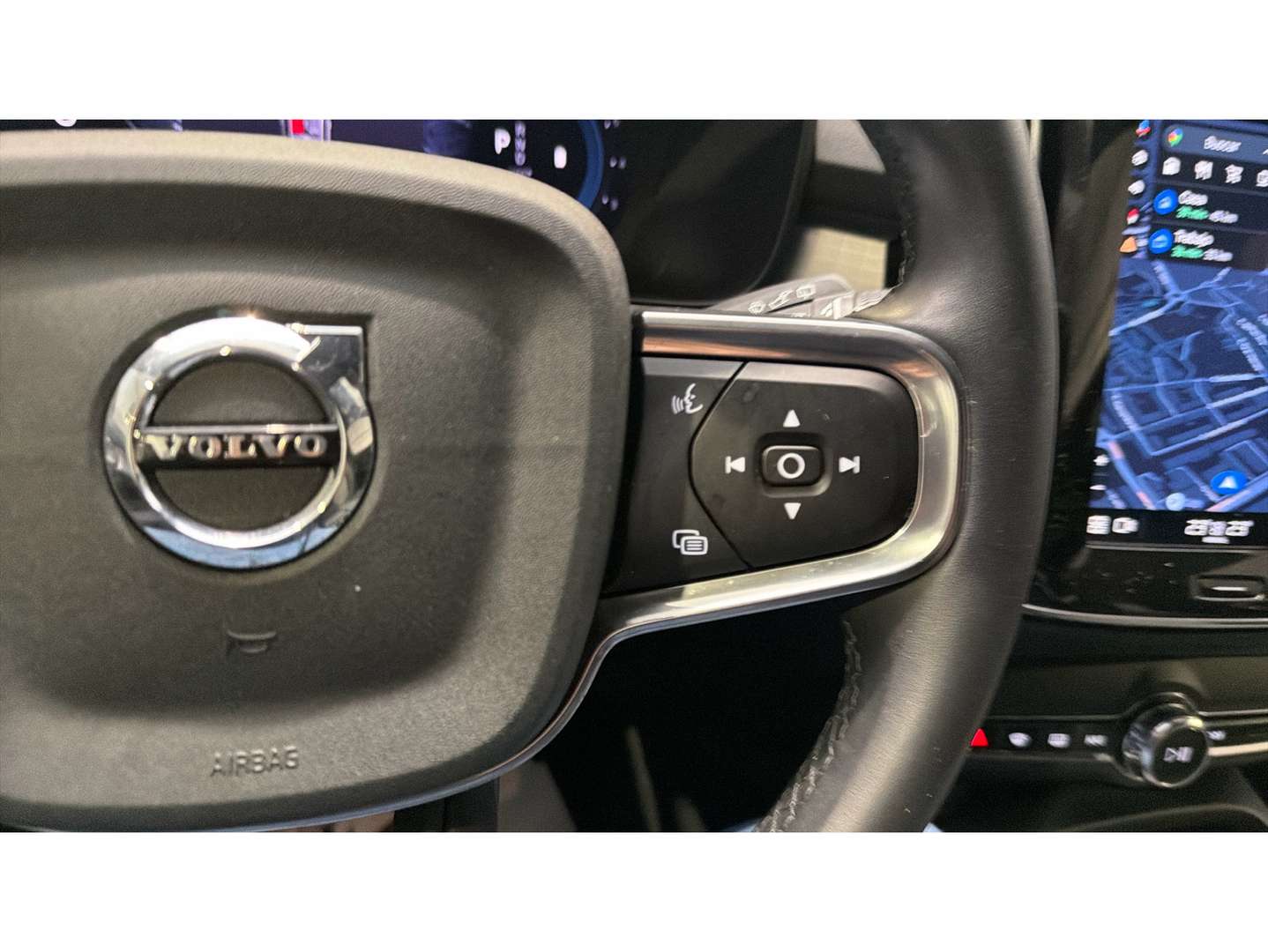 Volvo XC40 Core B3 - 2024 - Joinsteer - #19