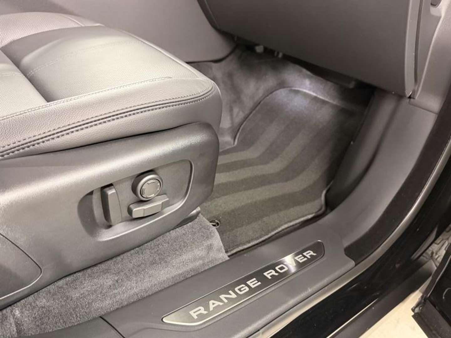 Land Rover Range Rover Velar S D200 - 2025 - Joinsteer - #15