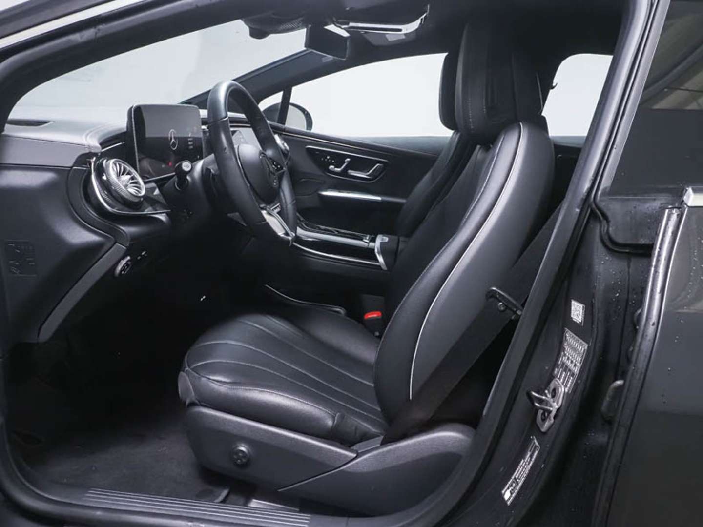 Mercedes EQE Electric Art 300 - 2024 - Joinsteer - #2