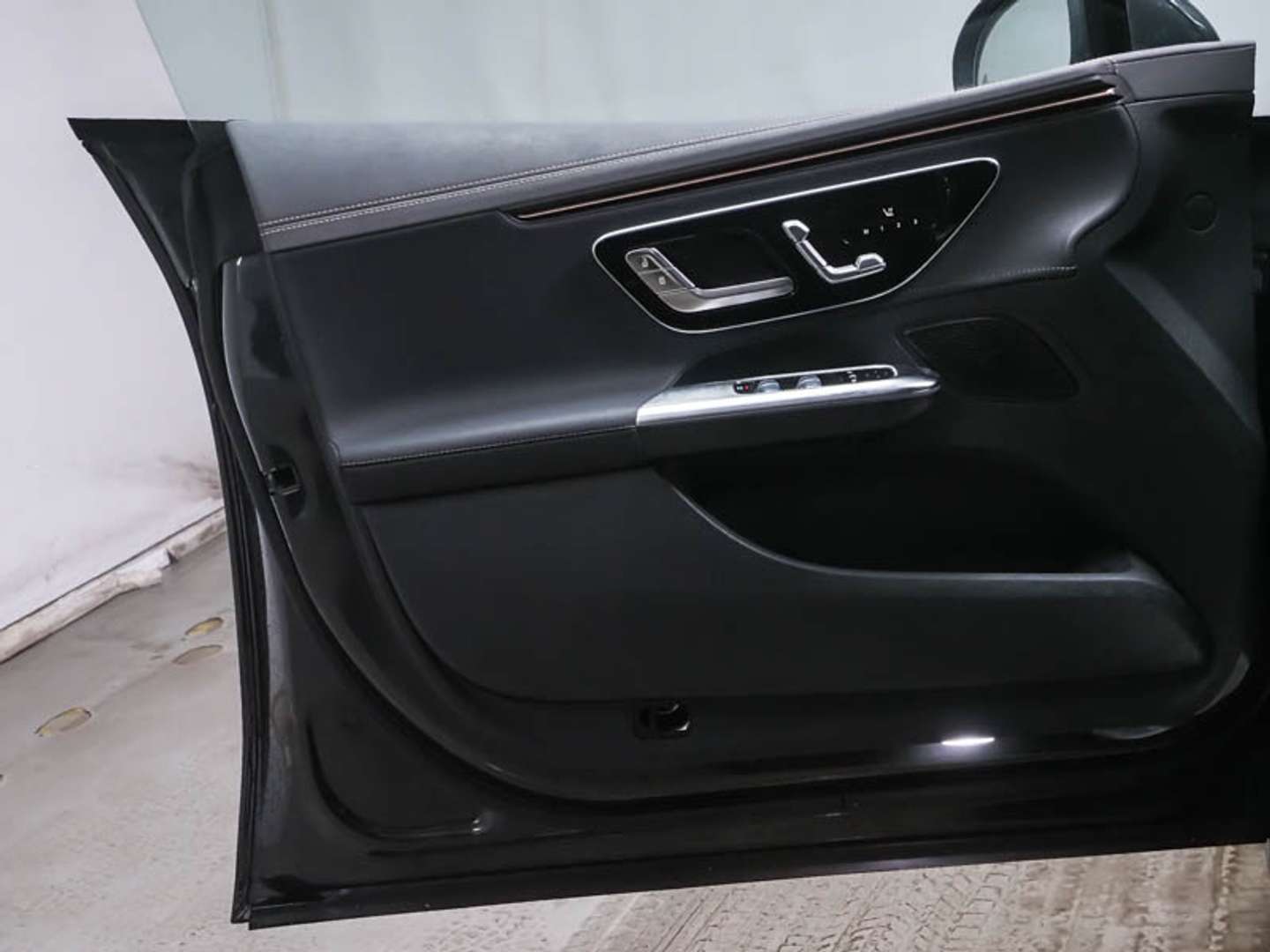 Mercedes EQE Electric Art 300 - 2024 - Joinsteer - #7