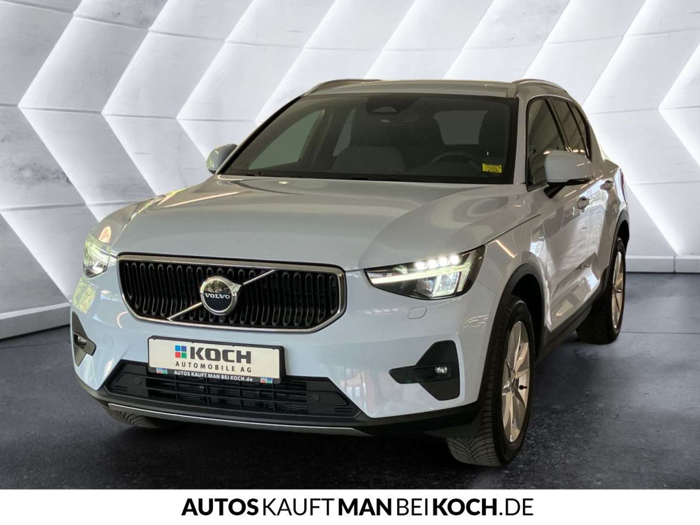 Volvo XC40 Core B3 - 2024 - Joinsteer - #1
