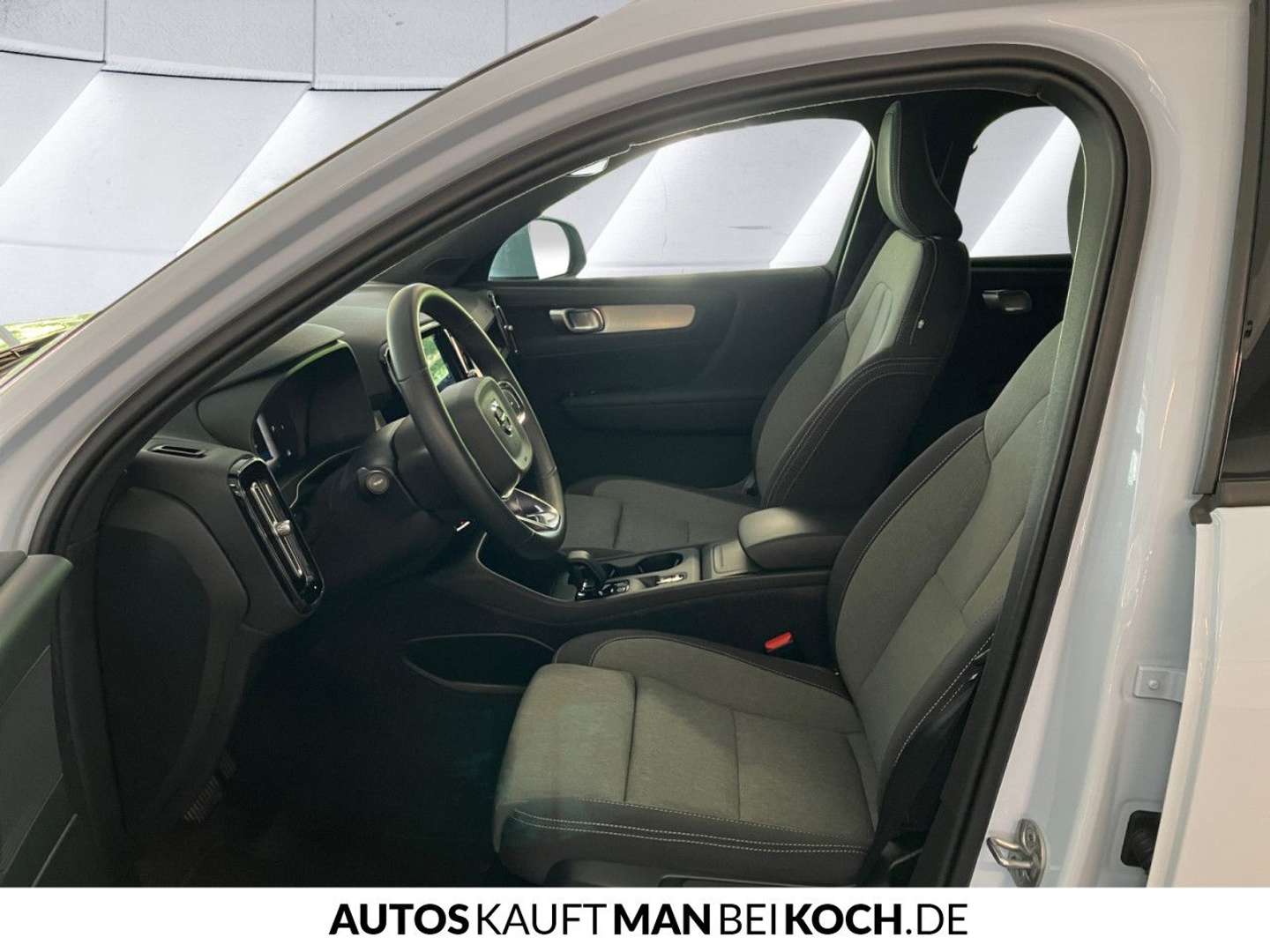 Volvo XC40 Core B3 - 2024 - Joinsteer - #5
