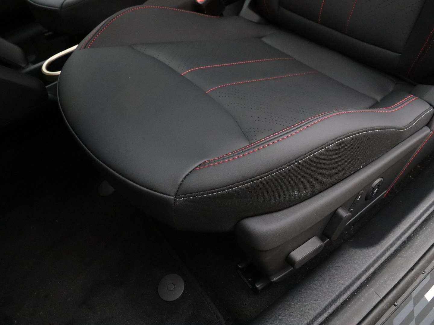 Mini Cooper SE John Cooper Works - 2025 - Joinsteer - #14