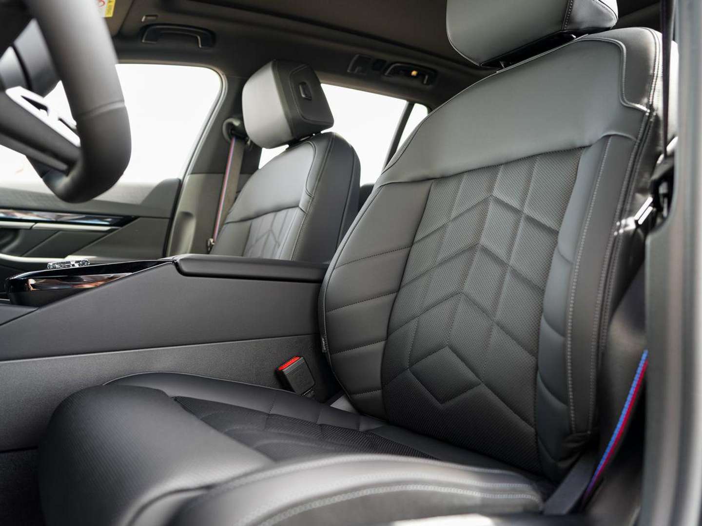 BMW Série 5 M Sport 550e XDrive - 2025 - Joinsteer - #6