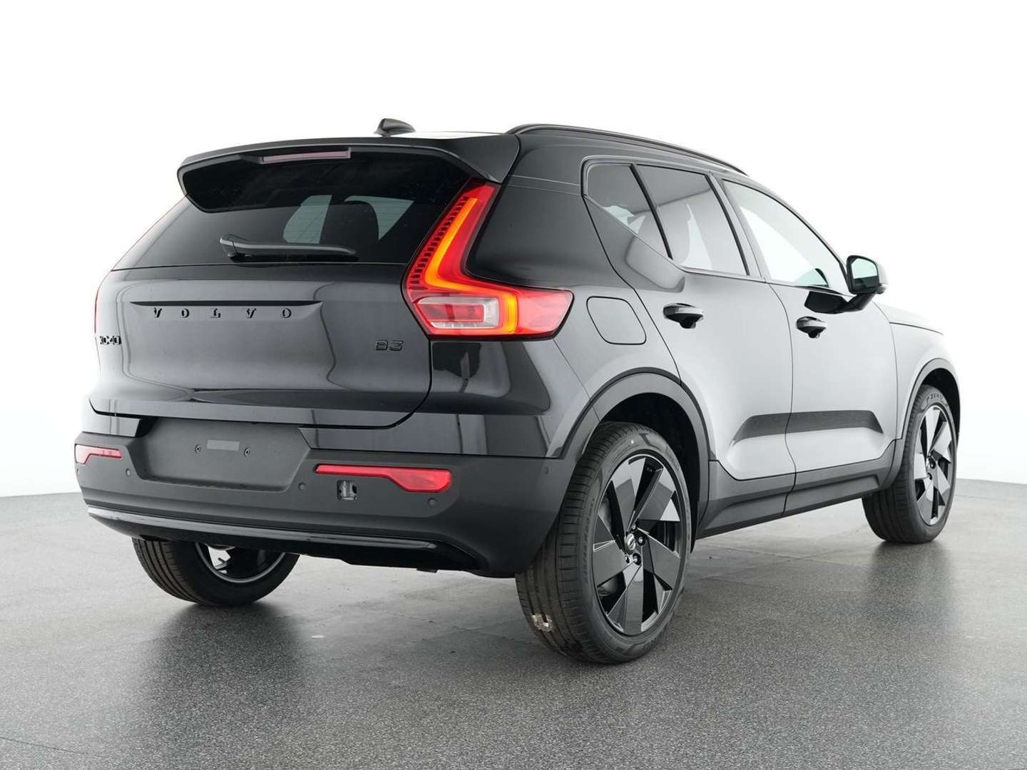 Volvo XC40 Plus B3 - 2025 - Joinsteer - #2