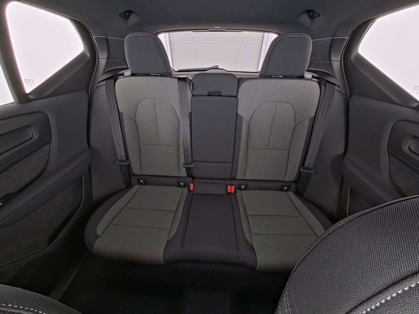 Volvo XC40 Plus B3 - 2025 - Joinsteer - #5