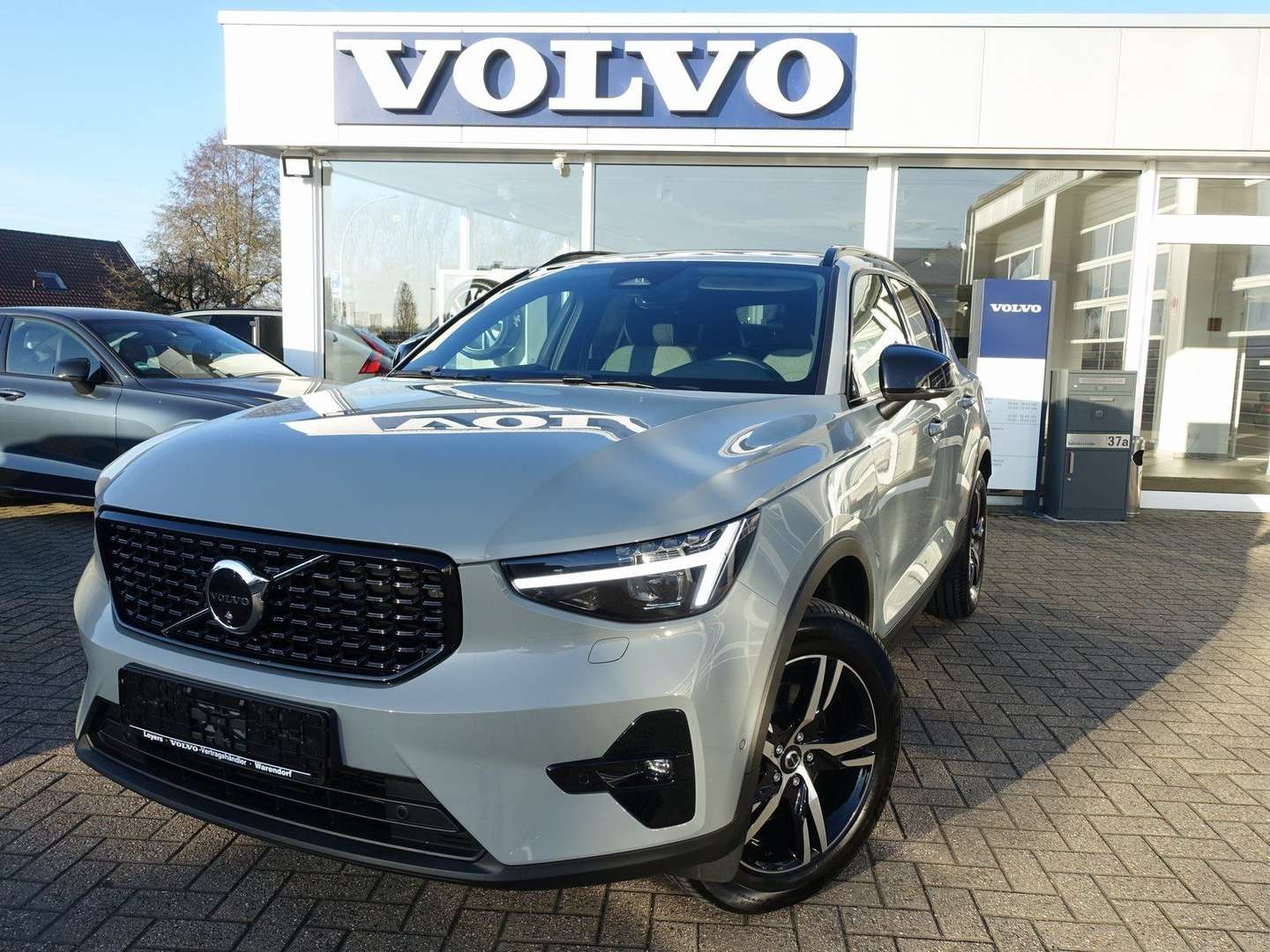 Volvo XC40 Plus B3 - 2025 - Joinsteer - #1