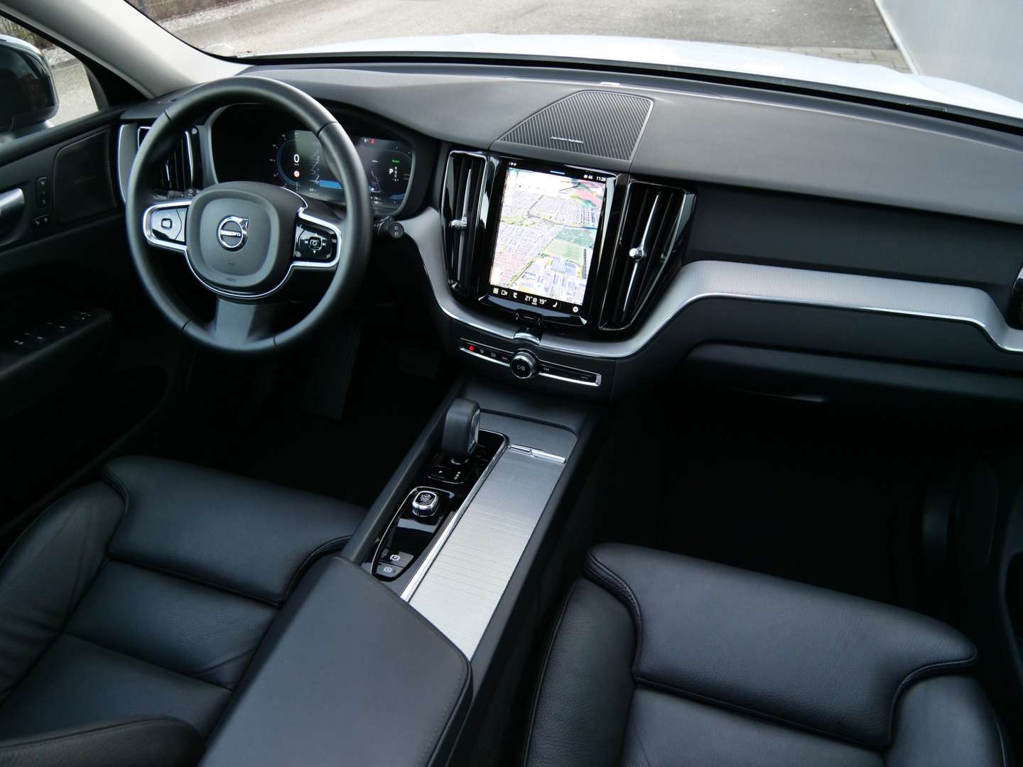 Volvo XC60 Plus Bright 2.0 T6 Plug-in Hybrid - 2024 - Joinsteer - #2