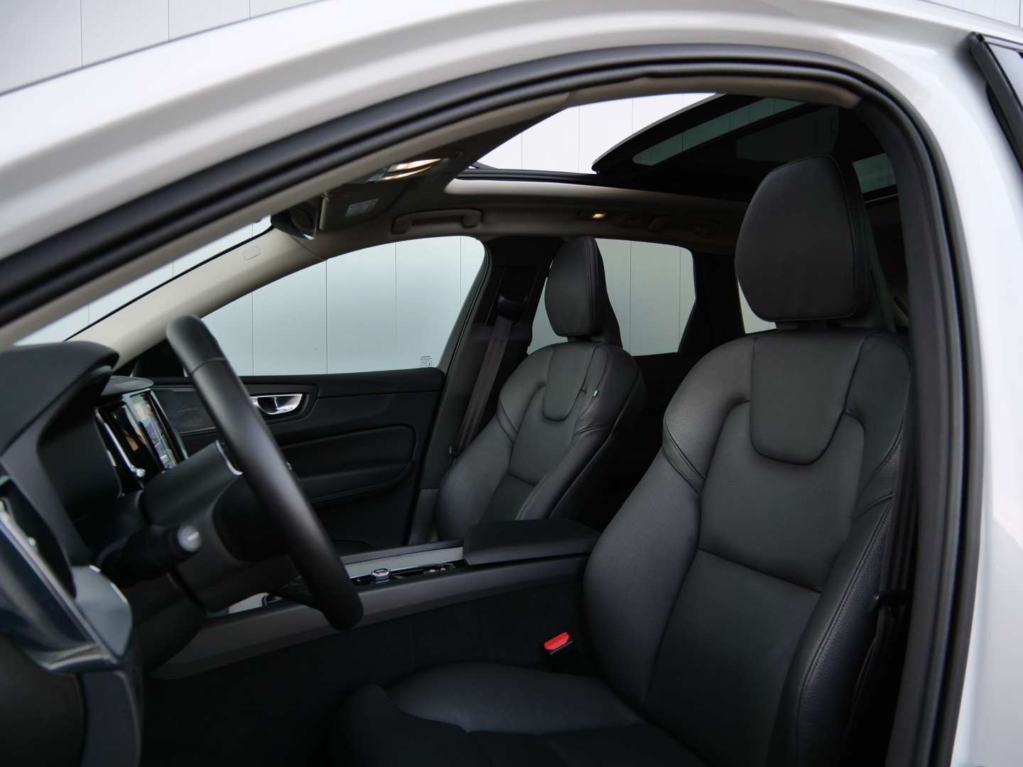 Volvo XC60 Plus Bright 2.0 T6 Plug-in Hybrid - 2024 - Joinsteer - #3