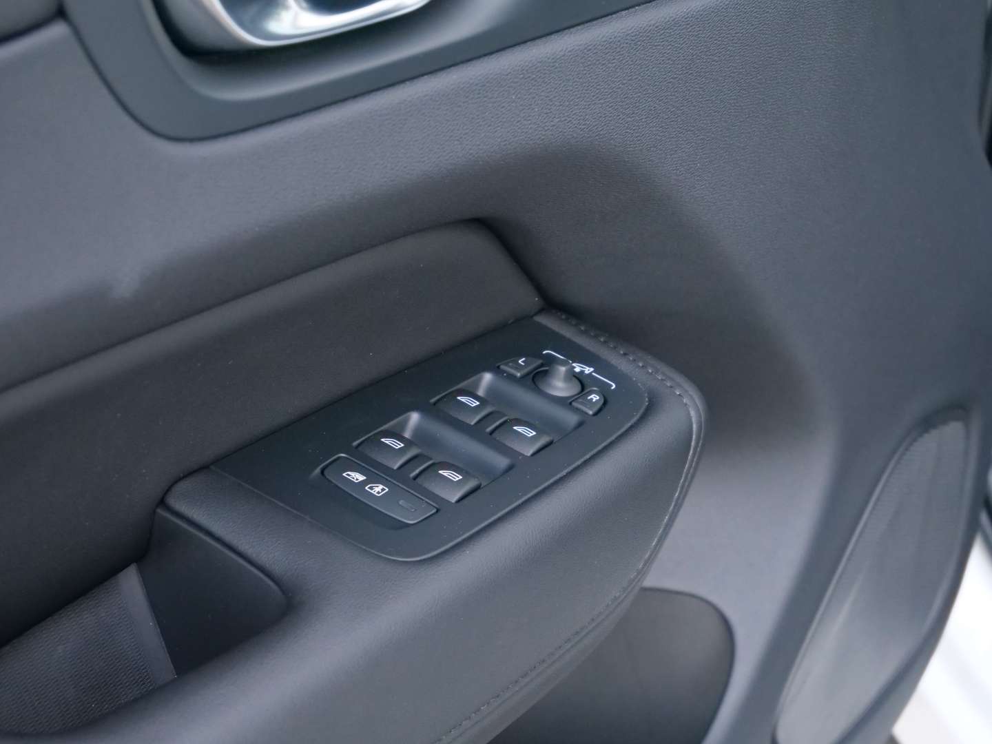 Volvo XC60 Plus Bright 2.0 T6 Plug-in Hybrid - 2024 - Joinsteer - #28