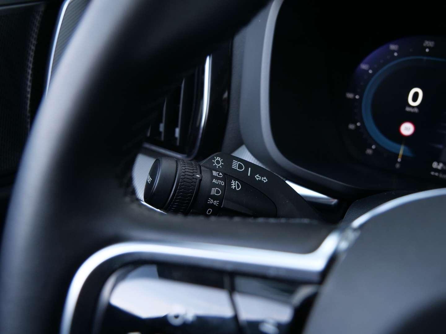 Volvo XC60 Plus Bright 2.0 T6 Plug-in Hybrid - 2024 - Joinsteer - #32