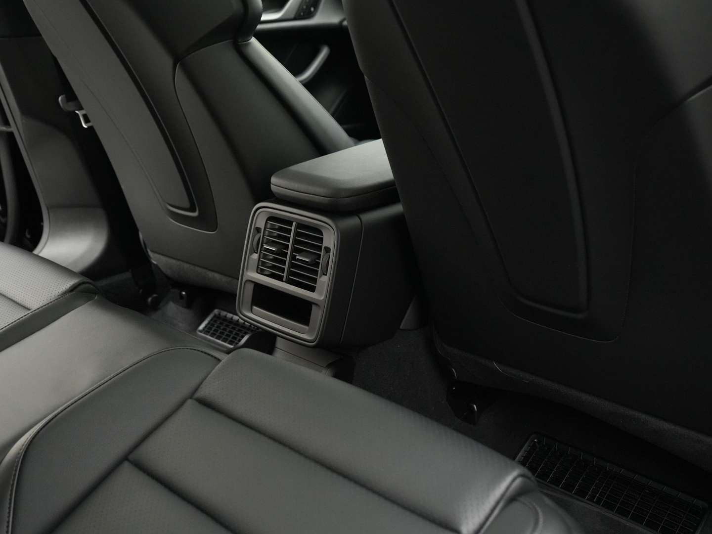 Porsche Taycan Sport Turismo - 2025 - Joinsteer - #47