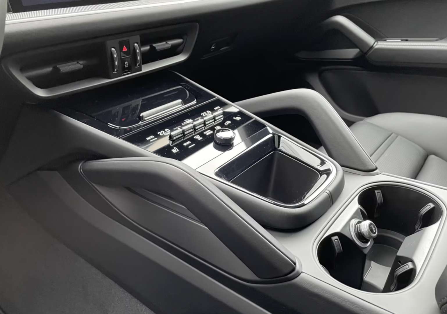 Porsche Cayenne Coupé Black Edition E-Hybrid - 2025 - Joinsteer - #12