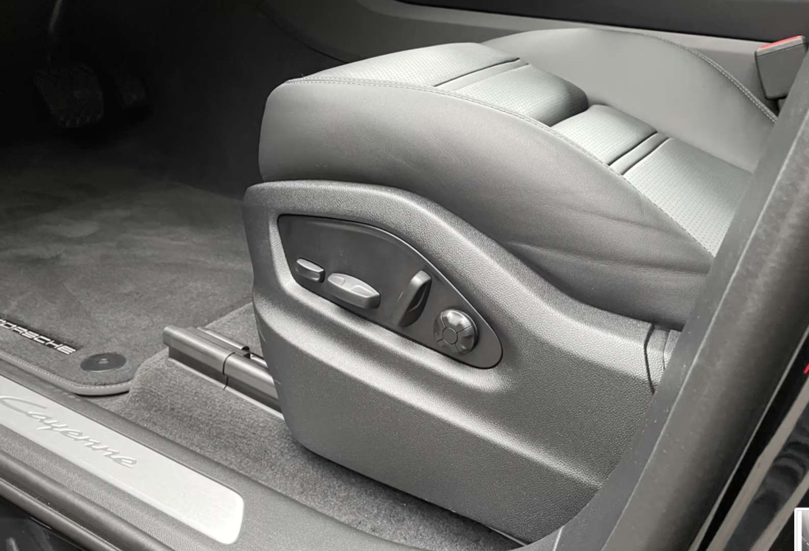 Porsche Cayenne Coupé Black Edition E-Hybrid - 2025 - Joinsteer - #21