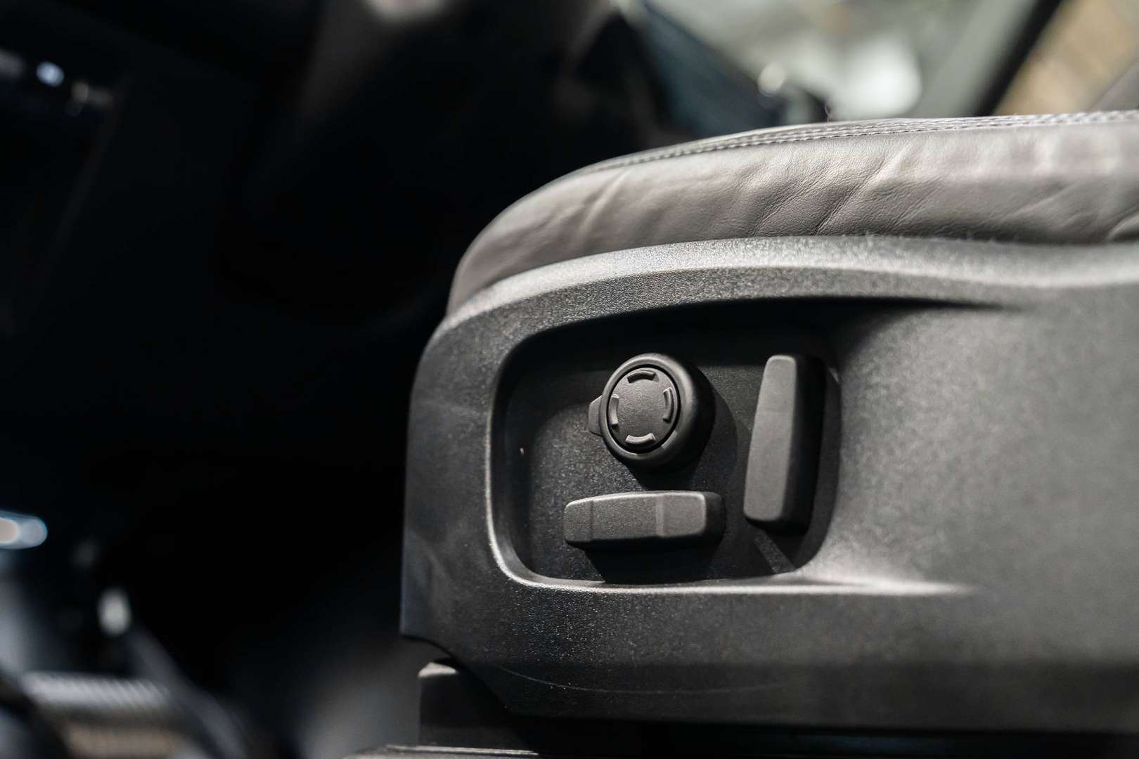 Land Rover Defender HSE P300e - 2025 - Joinsteer - #36