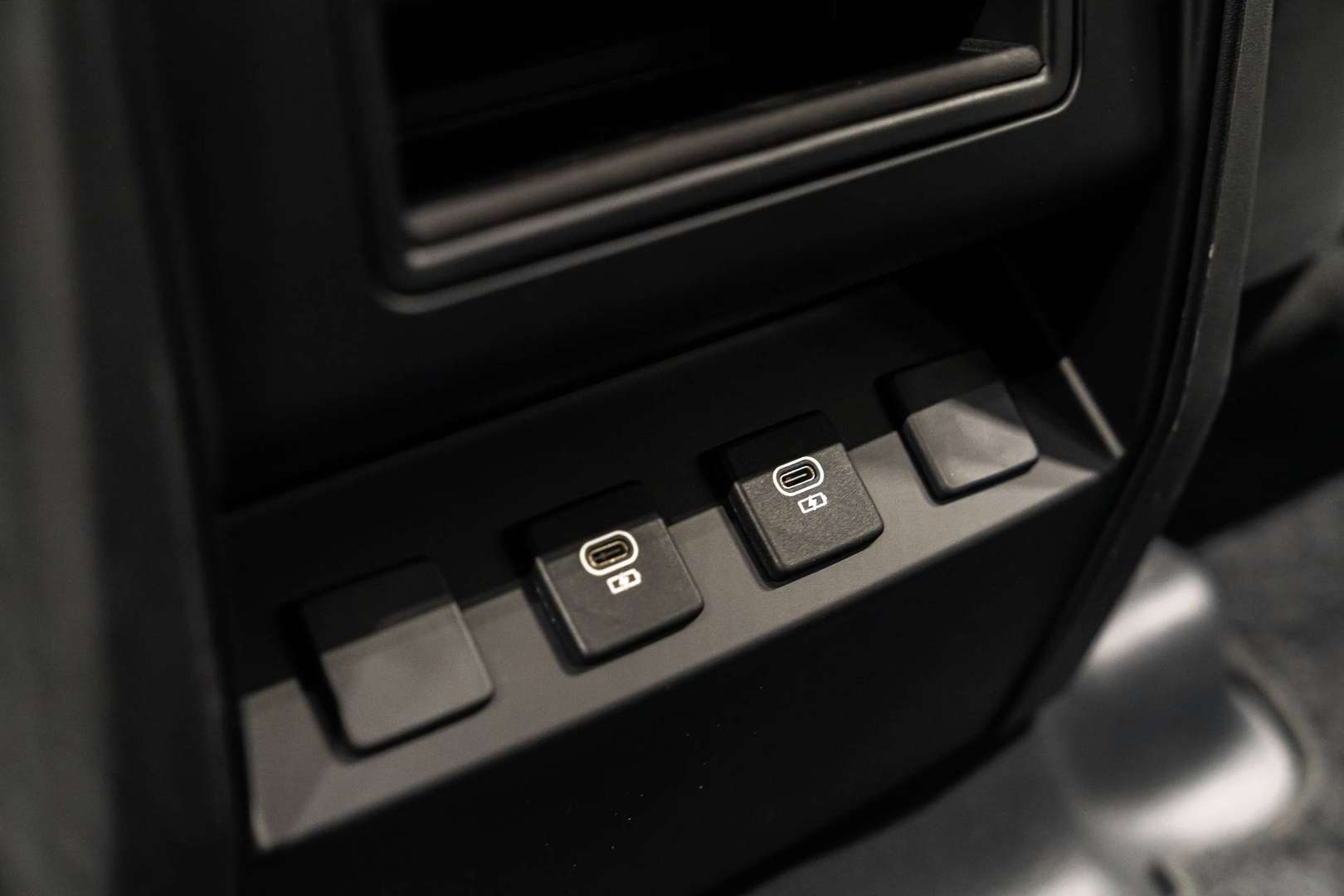 Land Rover Defender HSE P300e - 2025 - Joinsteer - #49