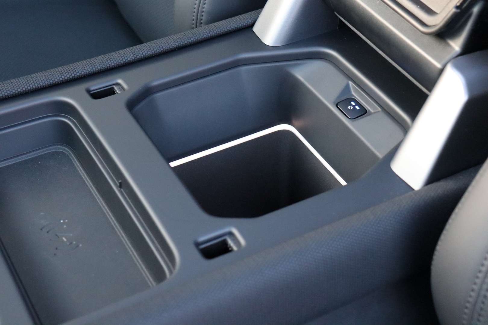 Land Rover Defender 75th Anniversary - P400 - 2025 - Joinsteer - #18