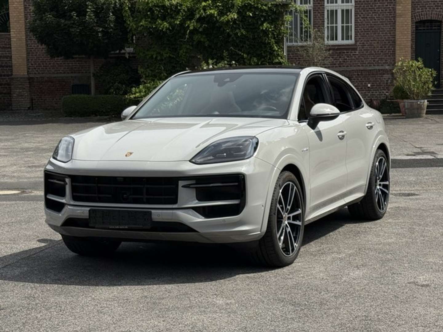 Porsche Cayenne Coupé E-Hybrid SPORT DESIGN - 2025 - Joinsteer - #1