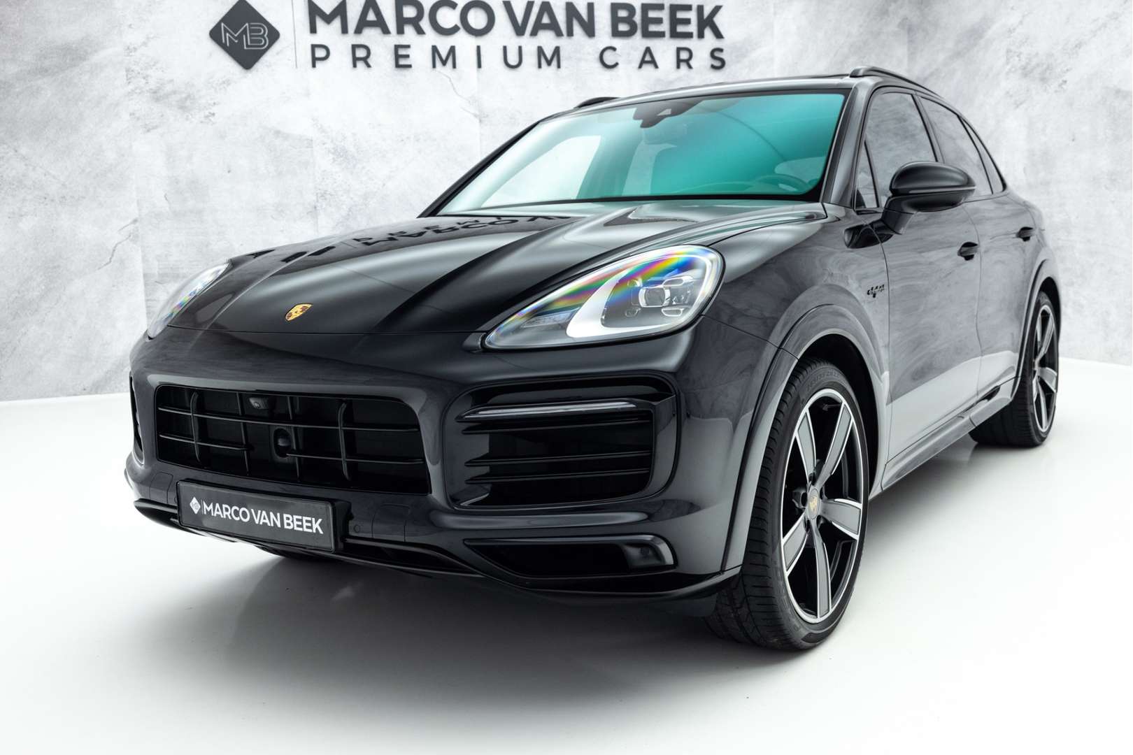 Porsche Cayenne Platinum Edition 3.0 E-Hybrid - 2022 - Joinsteer - #3