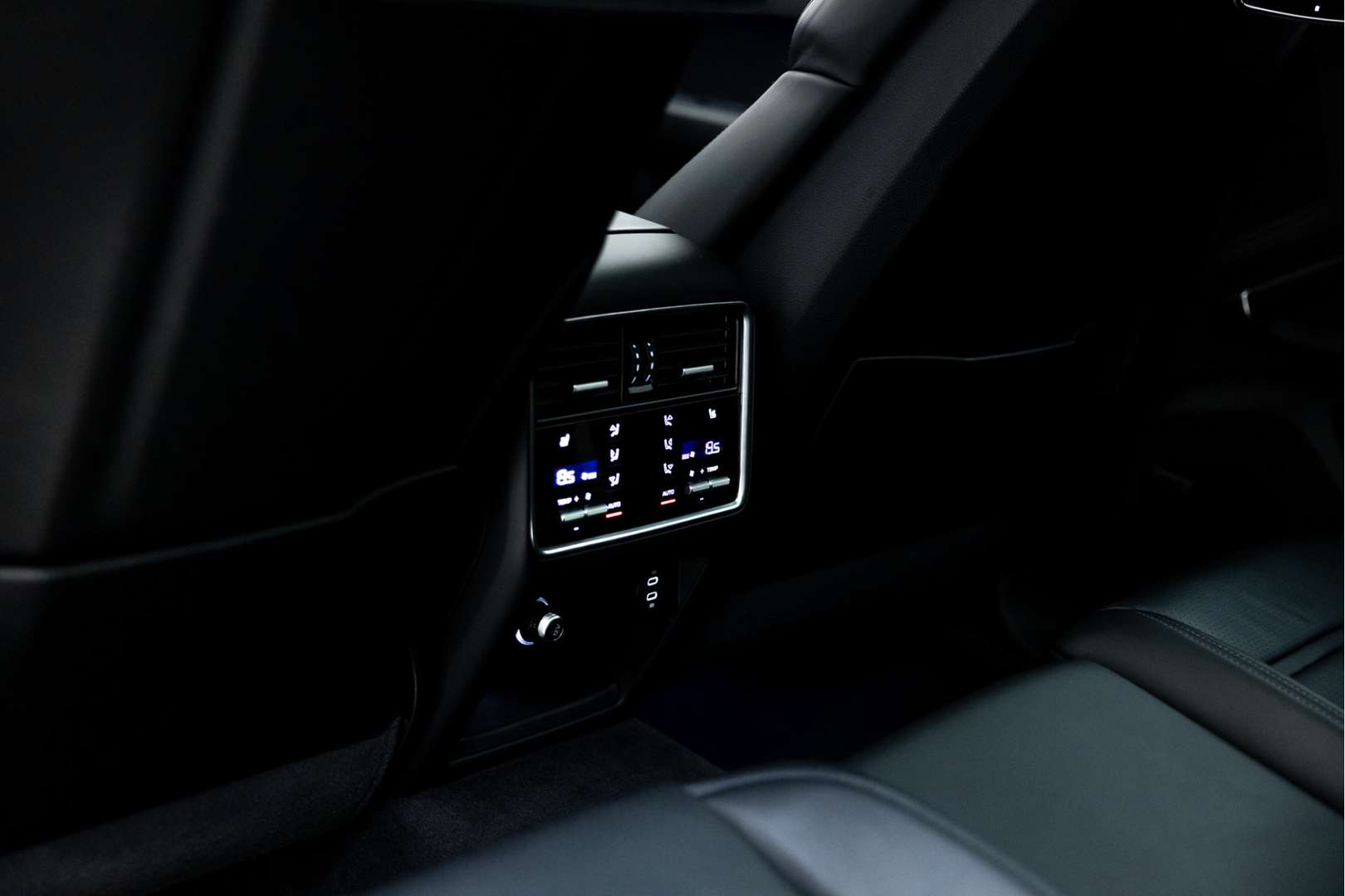 Porsche Cayenne Platinum Edition 3.0 E-Hybrid - 2022 - Joinsteer - #15