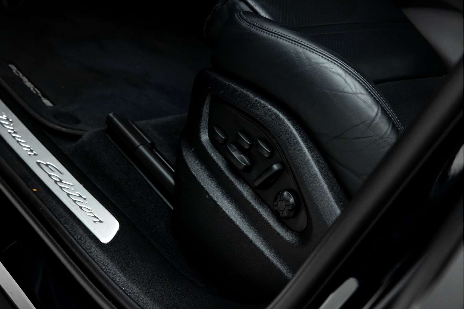 Porsche Cayenne Platinum Edition 3.0 E-Hybrid - 2022 - Joinsteer - #25