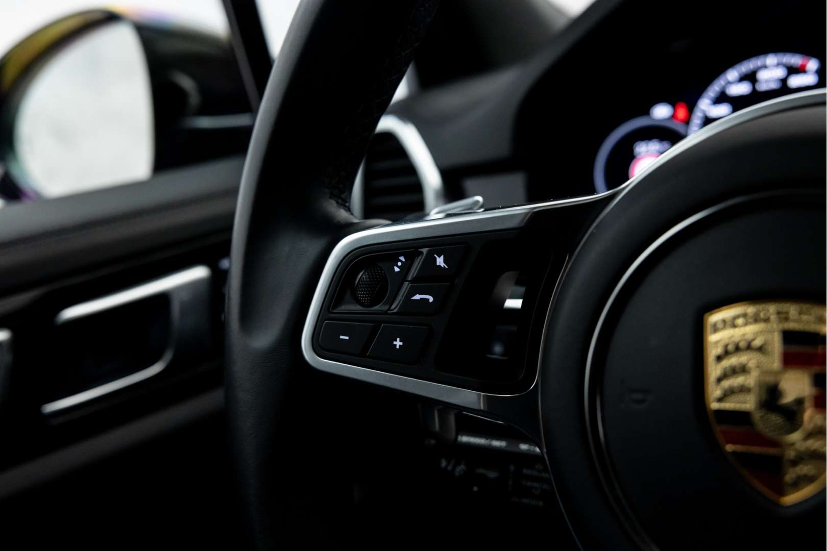 Porsche Cayenne Platinum Edition 3.0 E-Hybrid - 2022 - Joinsteer - #34