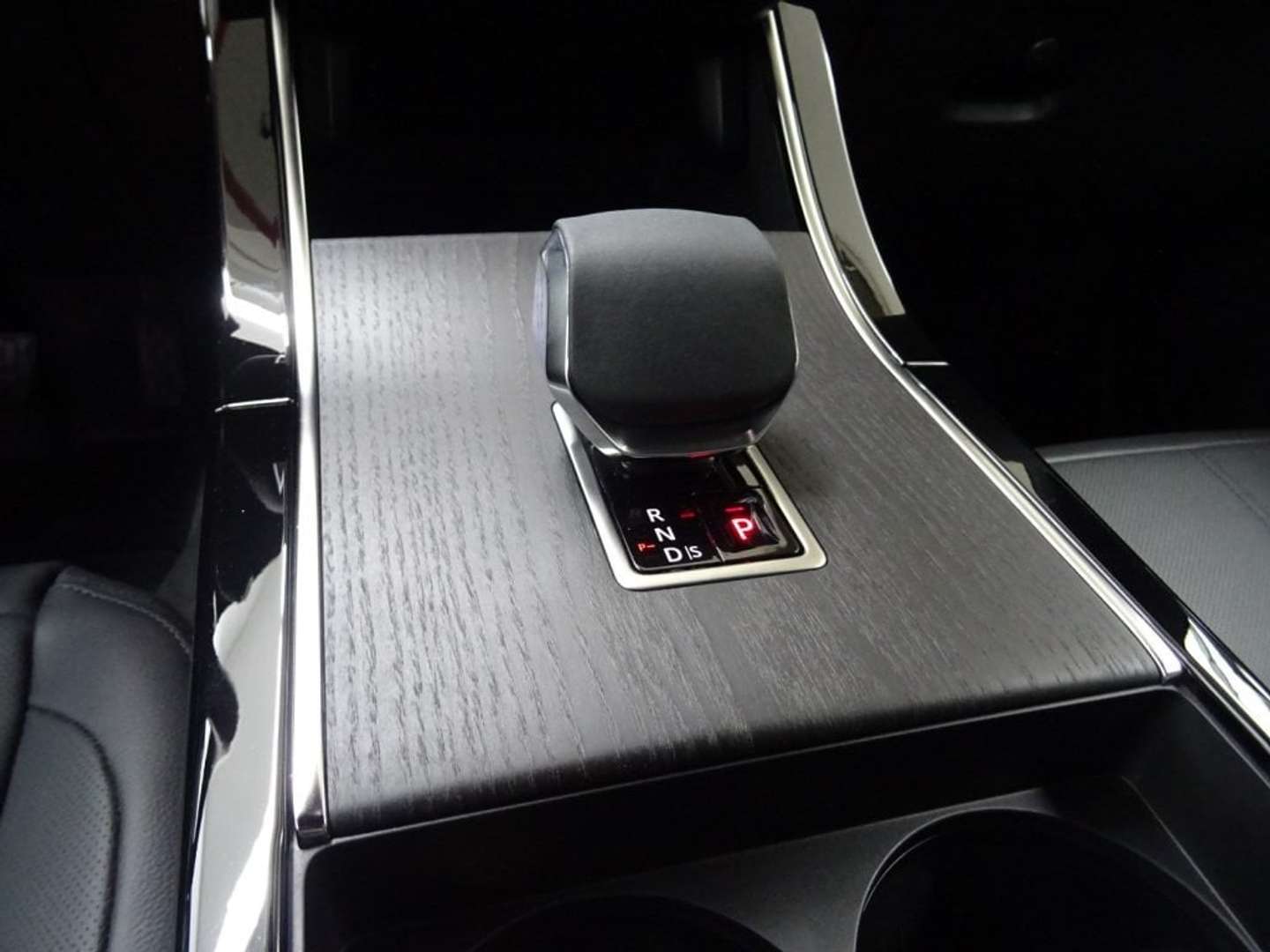 Land Rover Range Rover Velar S 2.0D I4 - 2025 - Joinsteer - #19