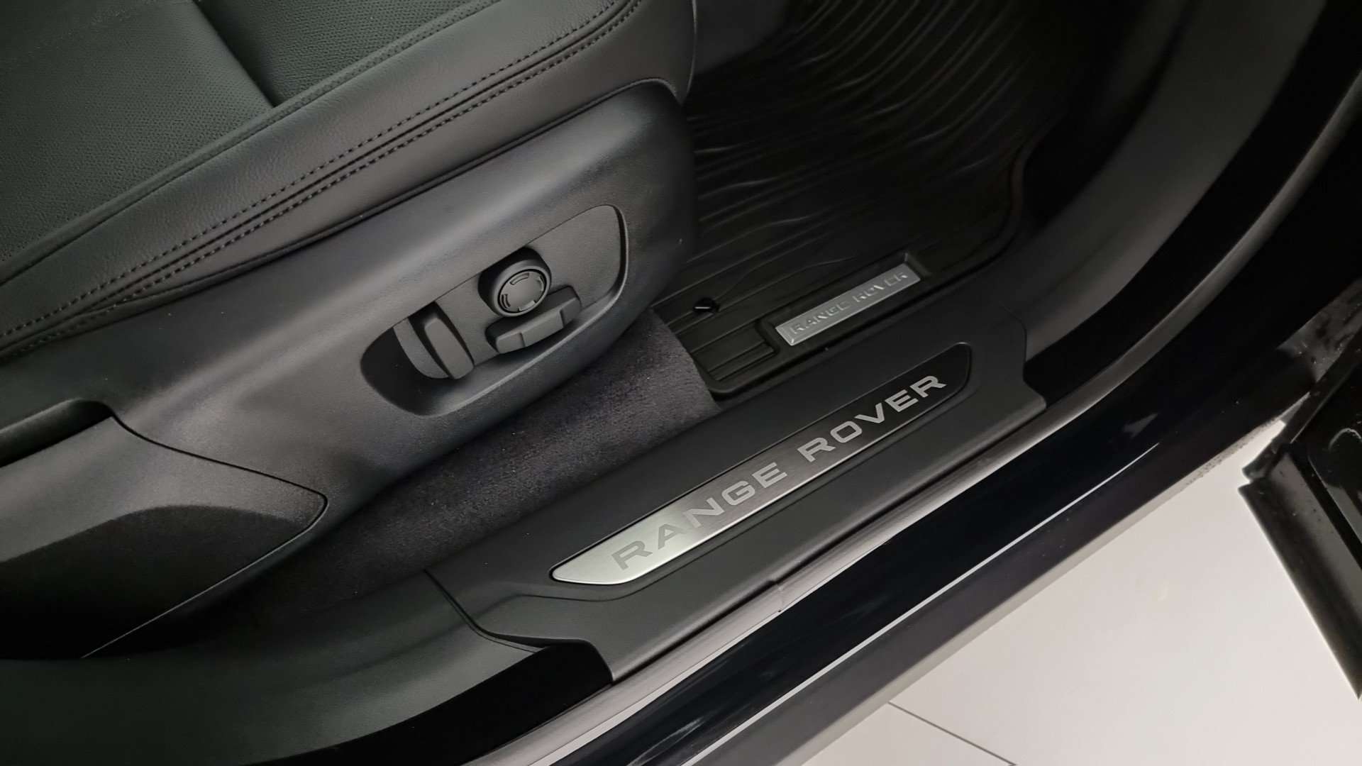 Land Rover Range Rover Velar Dynamic SE 2.0D I4 - 2025 - Joinsteer - #10