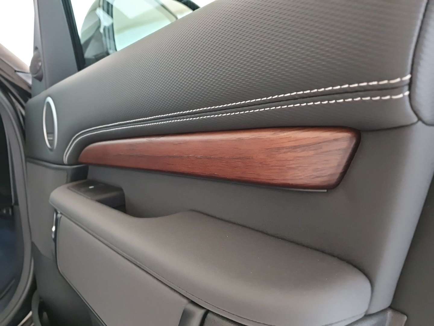 Land Rover Discovery R-Dynamic HSE 3.0D I6 - 2023 - Joinsteer - #22