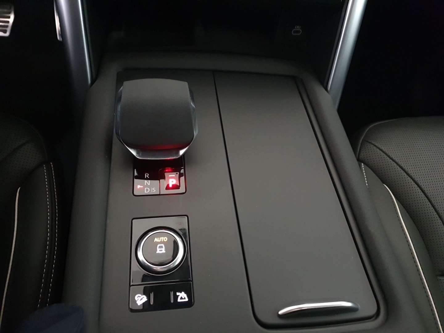 Land Rover Discovery R-Dynamic HSE 3.0D I6 - 2023 - Joinsteer - #37