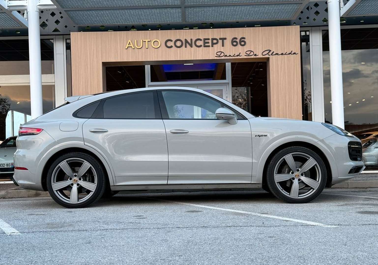 Porsche Cayenne Coupé Platinum Edition 3.0 V6 E-Hybrid 462ch - 2022 - Joinsteer - #2