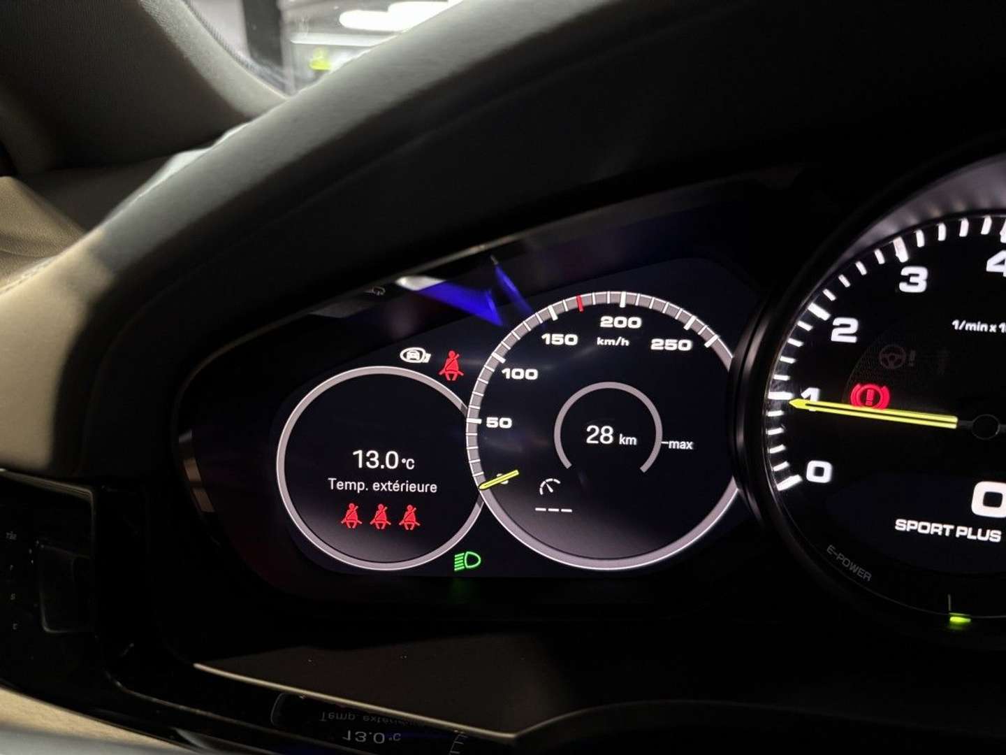 Porsche Cayenne Coupé ECHAPPEMENT SPORT 3.0 V6 E-HYBRID 462ch - 2022 - Joinsteer - #16