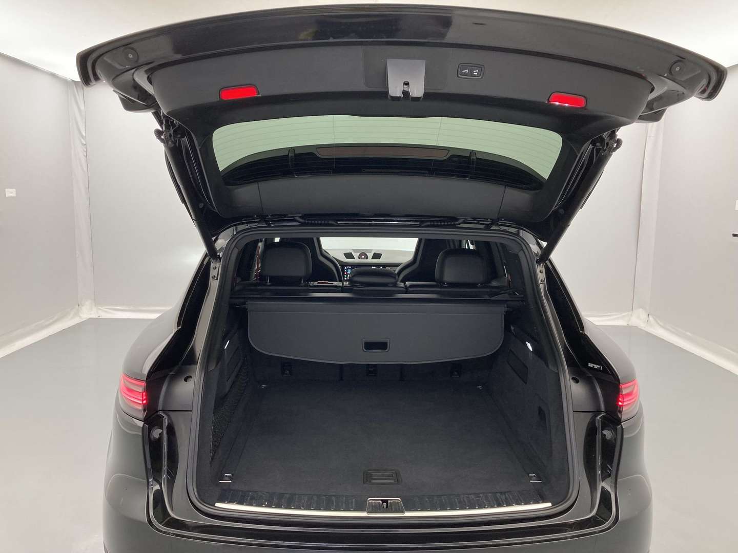 Porsche Cayenne E-Hybrid Platinum Edition - 2023 - Joinsteer - #20