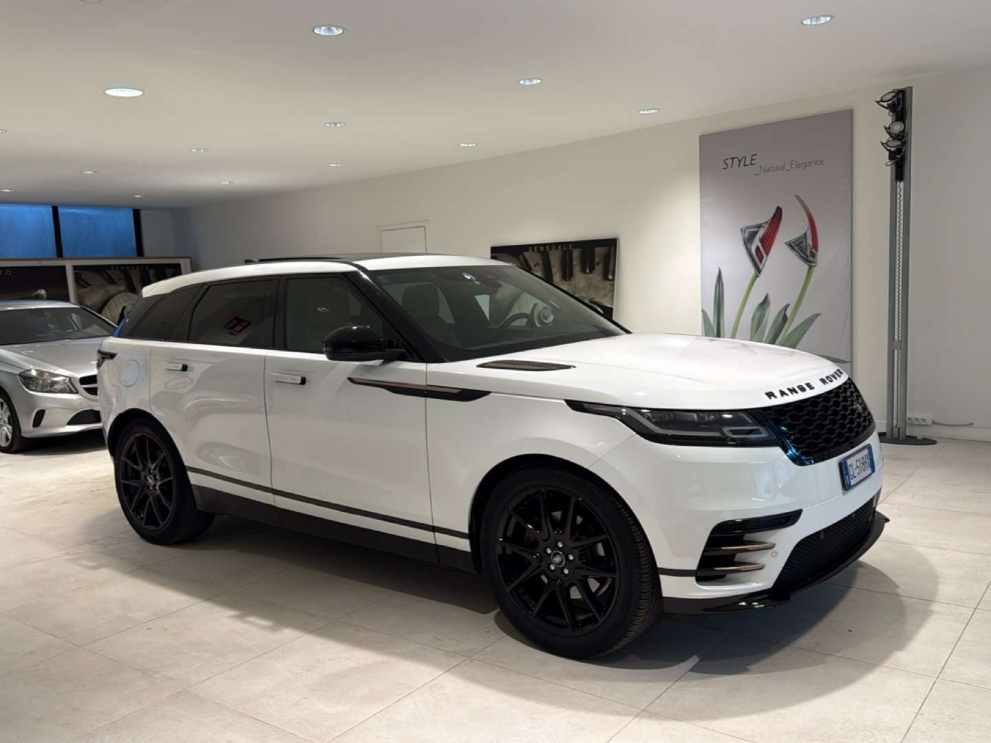 Land Rover Range Rover Velar R-Dynamic HSE 2.0 Si4 - 2022 - Joinsteer - #2