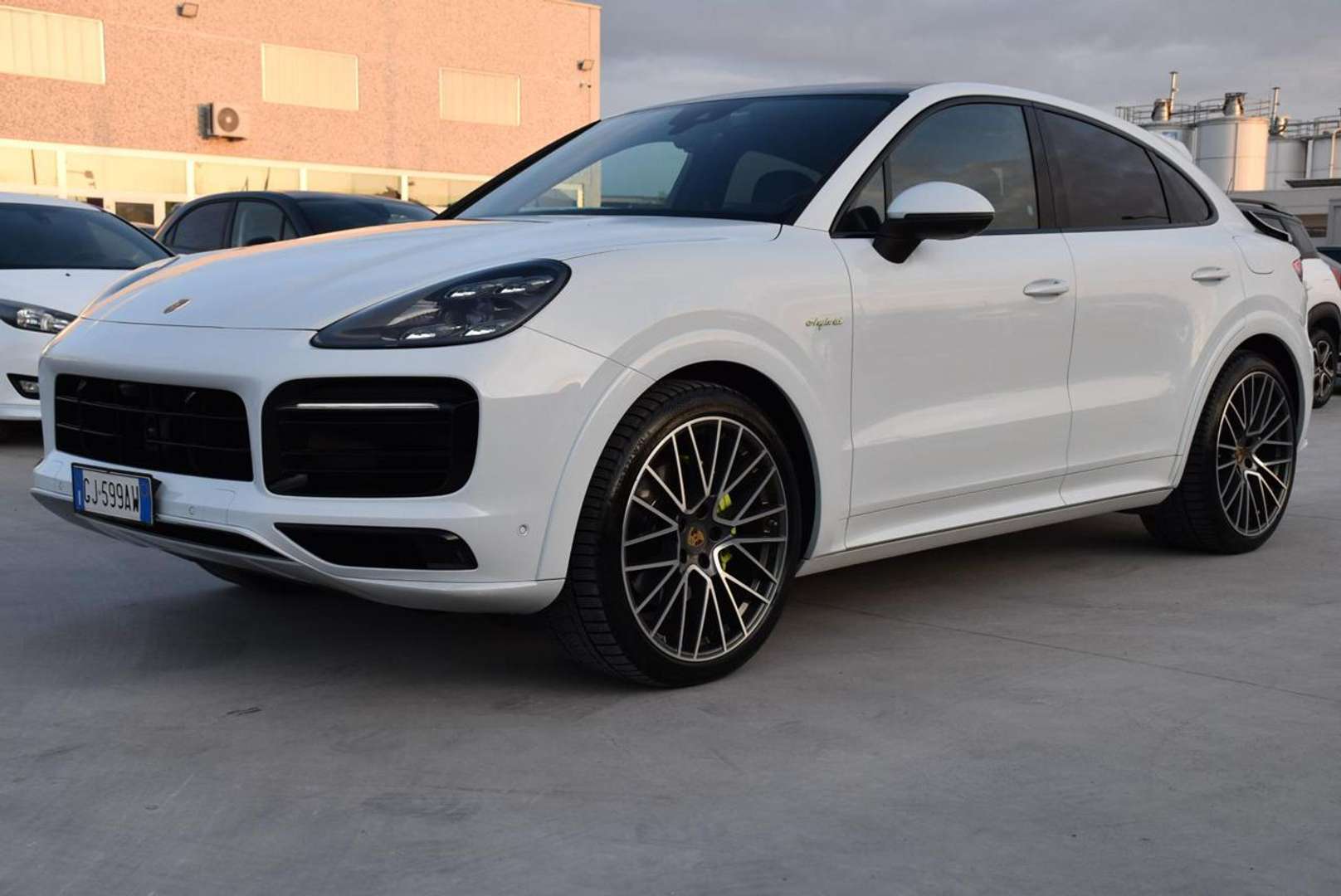 Porsche Cayenne Coupé Platinum Edition 3.0 E-Hybrid - 2022 - Joinsteer - #3