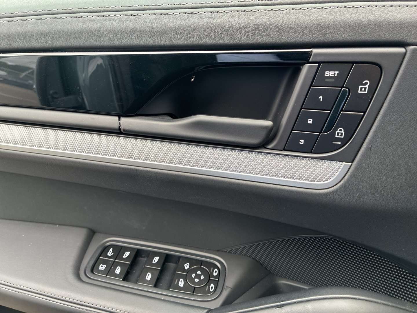 Porsche Cayenne E-Hybrid - 2025 - Joinsteer - #15