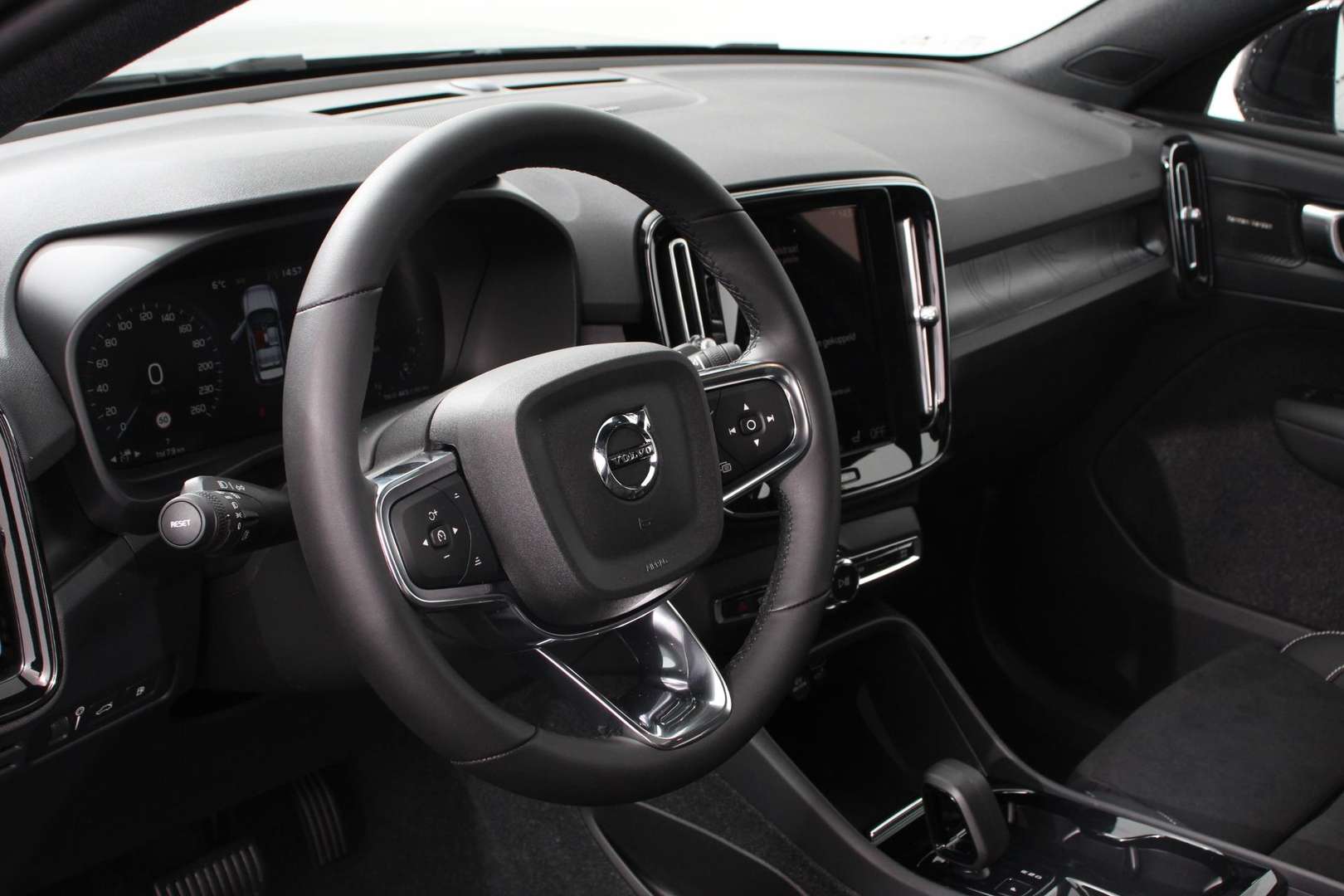 Volvo XC40 Ultimate Dark 1.5 T5 Plug-in Hybrid - 2022 - Joinsteer - #8